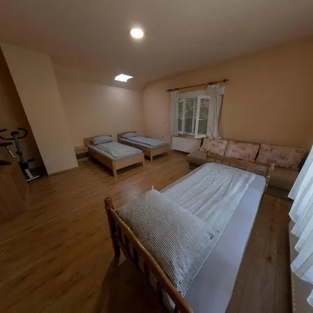 Crvena Jabuka Apartment Kljuc