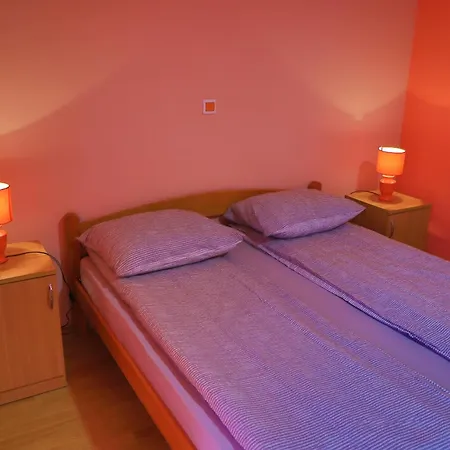 Apartment Crvena Jabuka *