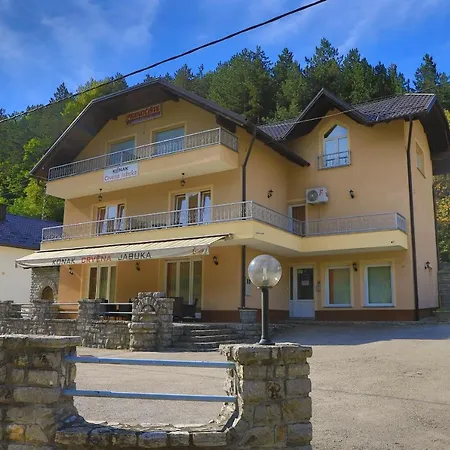 Crvena Jabuka Apartment *