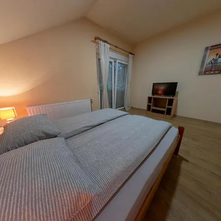 Apartment Crvena Jabuka *