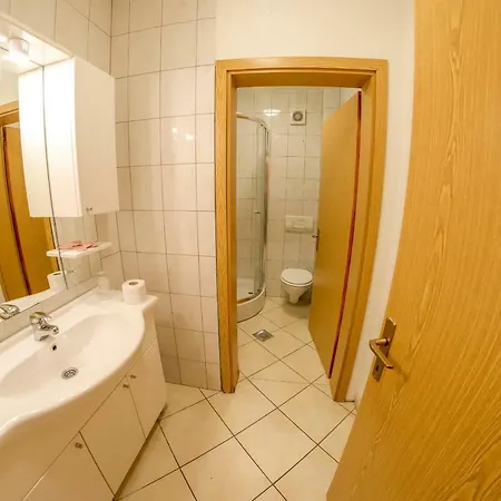 Crvena Jabuka Apartment Kljuc